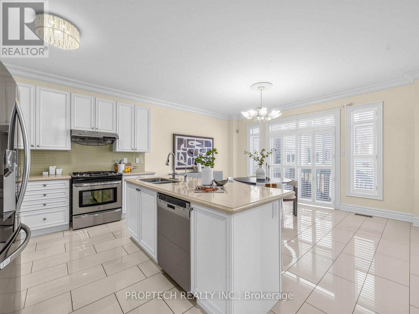 40 Bracknell Avenue, Markham, Ontario  L6C 0R3 - Photo 13 - N13011248