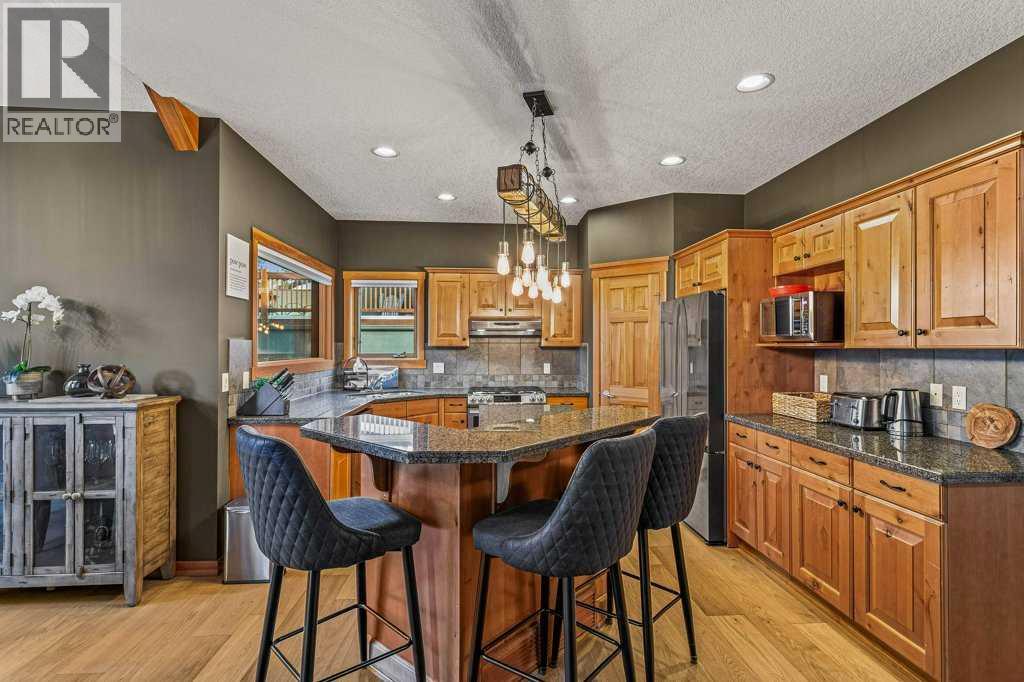 215 Miskow Close, Canmore, Alberta  T1W 3G7 - Photo 13 - A2280972