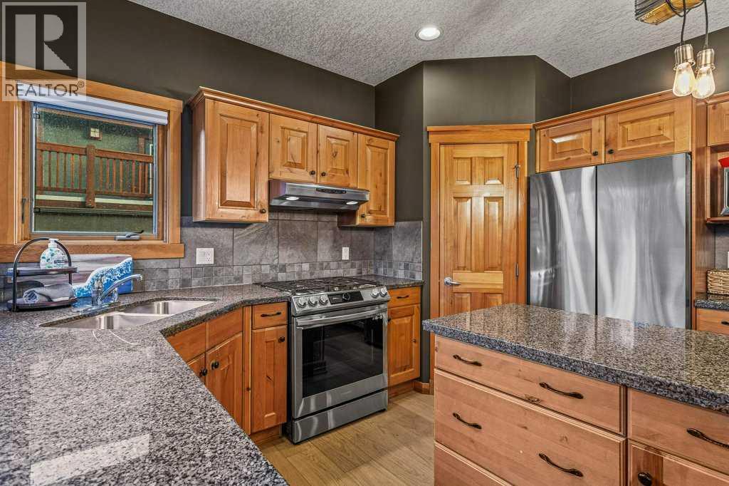 215 Miskow Close, Canmore, Alberta  T1W 3G7 - Photo 15 - A2280972