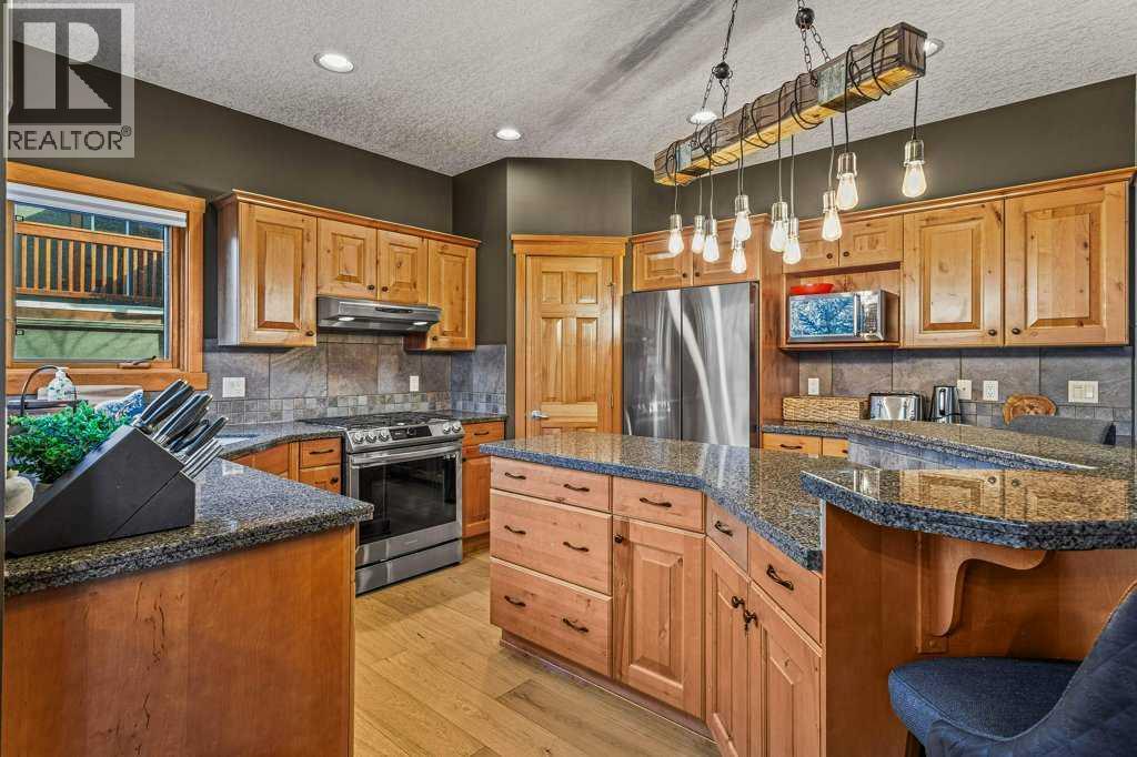 215 Miskow Close, Canmore, Alberta  T1W 3G7 - Photo 14 - A2280972