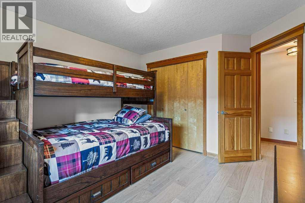 215 Miskow Close, Canmore, Alberta  T1W 3G7 - Photo 32 - A2280972