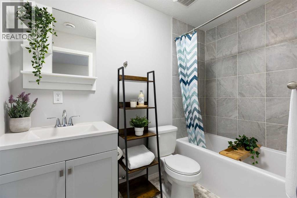 1 Osborne Common Sw, Airdrie, Alberta  T4B 5E3 - Photo 35 - A2302727