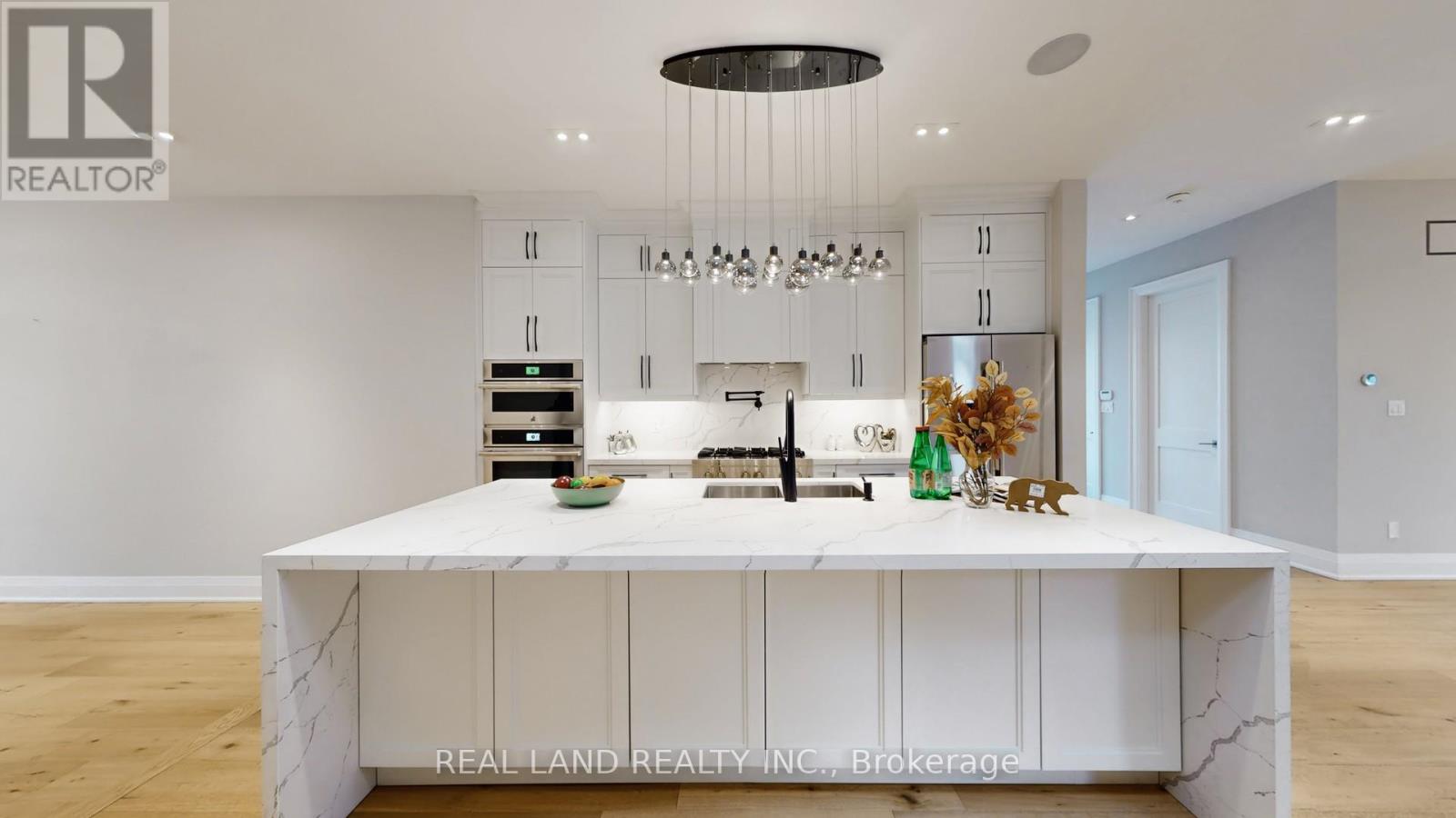 180 Goulding Avenue, Toronto, Ontario  M2R 2P4 - Photo 13 - C13015674