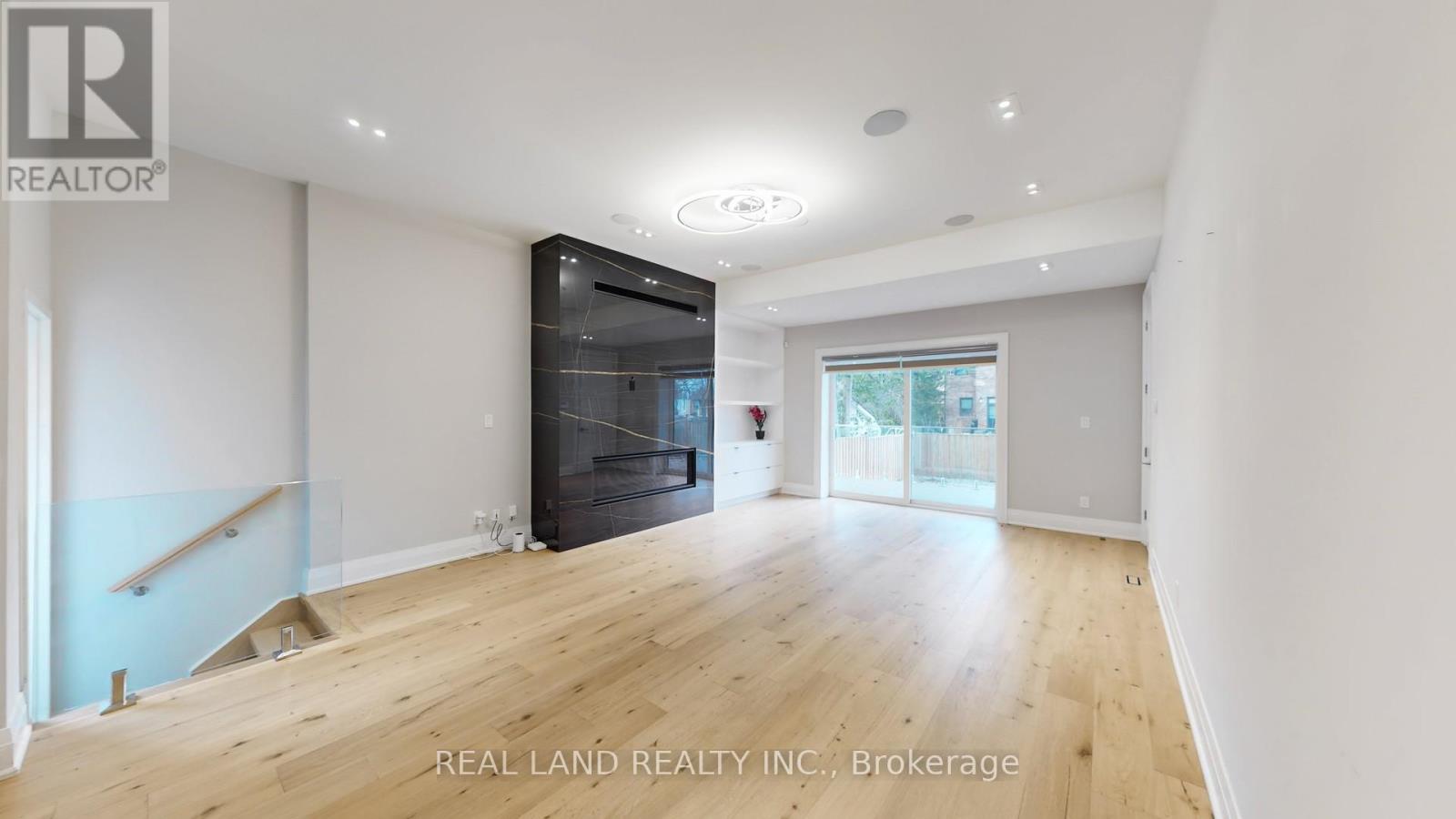 180 Goulding Avenue, Toronto, Ontario  M2R 2P4 - Photo 6 - C13015674