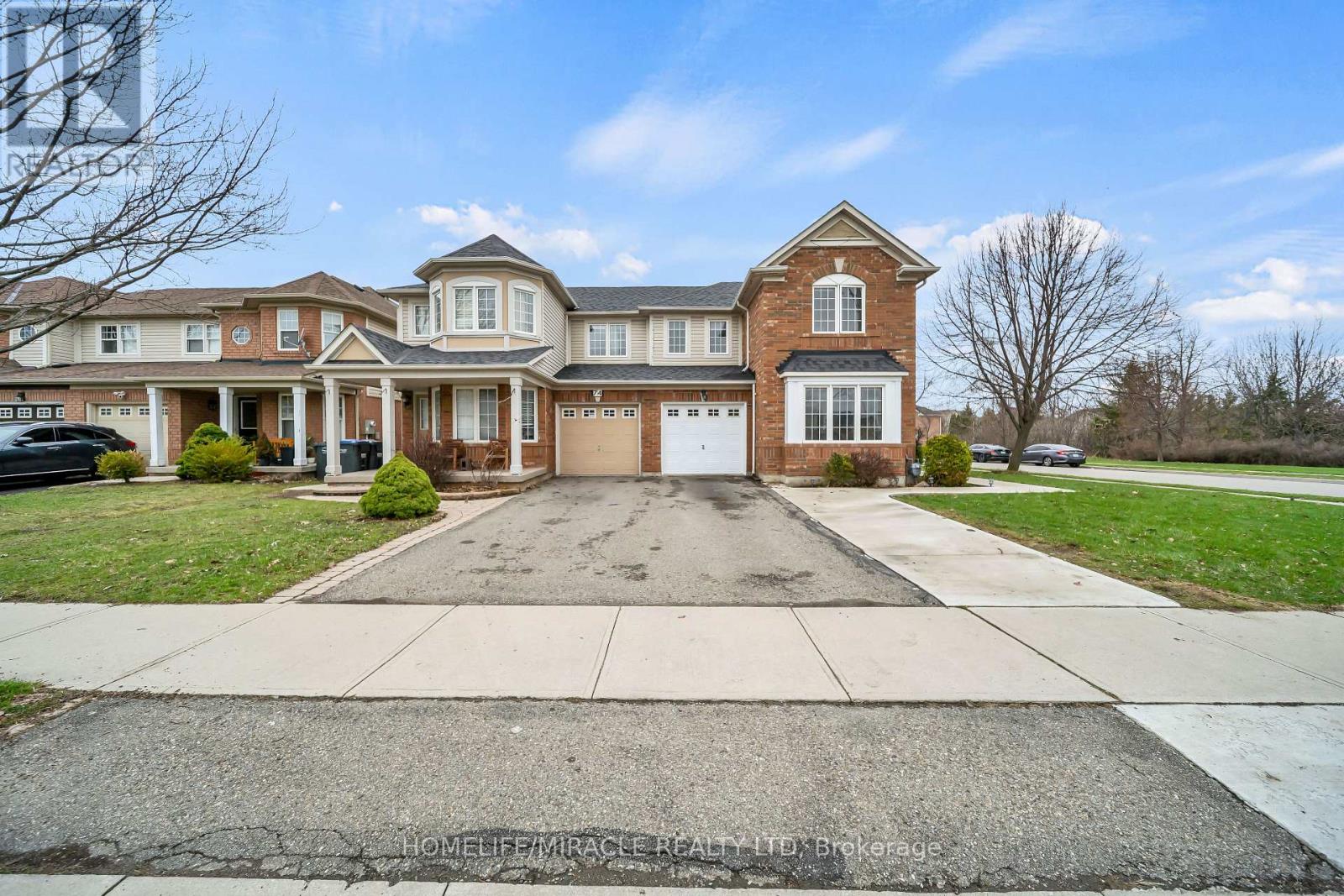 30 Orangegrove Drive, Brampton, Ontario  L7A 3N4 - Photo 2 - W13014838