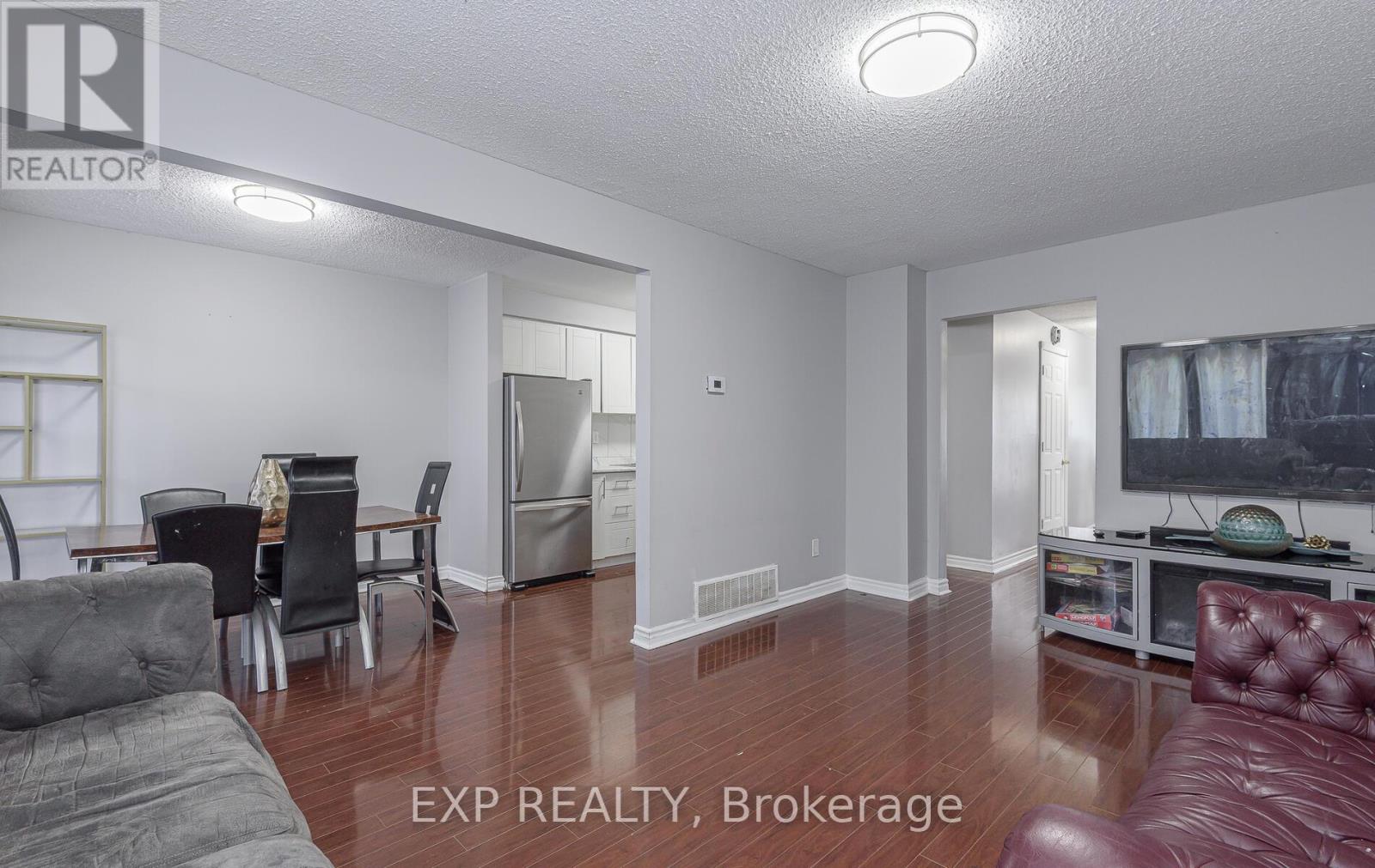 225 Baronwood Court, Brampton, Ontario  L6V 3H9 - Photo 7 - W13015666