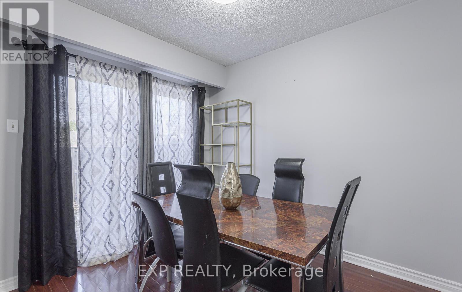 225 Baronwood Court, Brampton, Ontario  L6V 3H9 - Photo 8 - W13015666