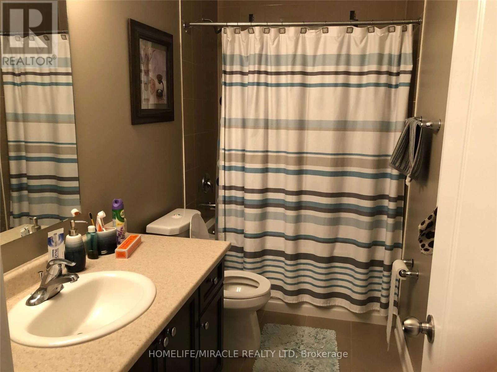 4 Louisburg Crescent, Brampton, Ontario  L6X 3A7 - Photo 10 - W13015668