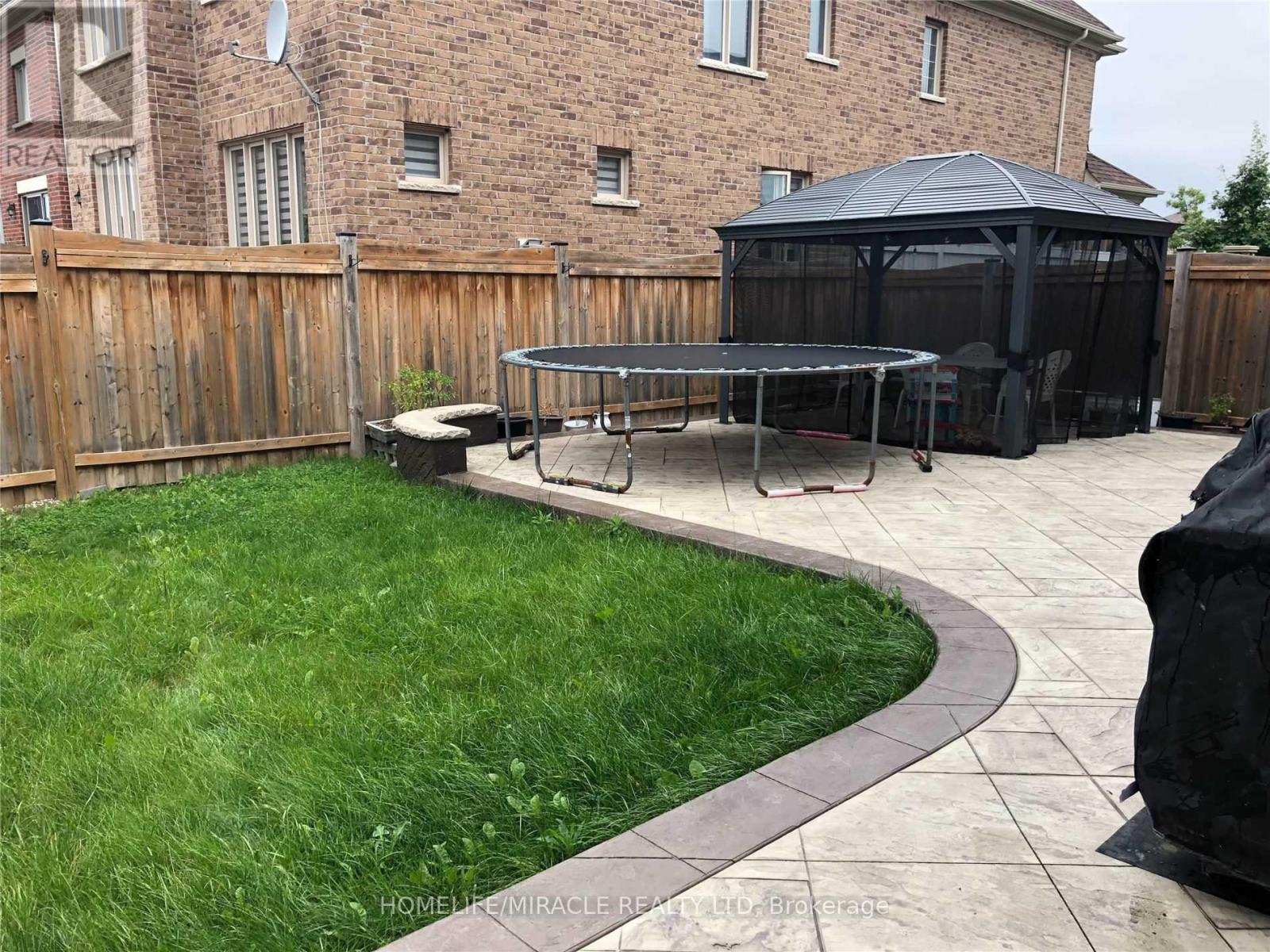 4 Louisburg Crescent, Brampton, Ontario  L6X 3A7 - Photo 12 - W13015668