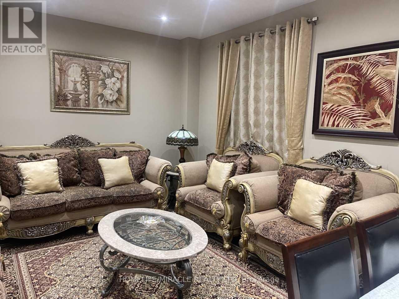 4 Louisburg Crescent, Brampton, Ontario  L6X 3A7 - Photo 3 - W13015668