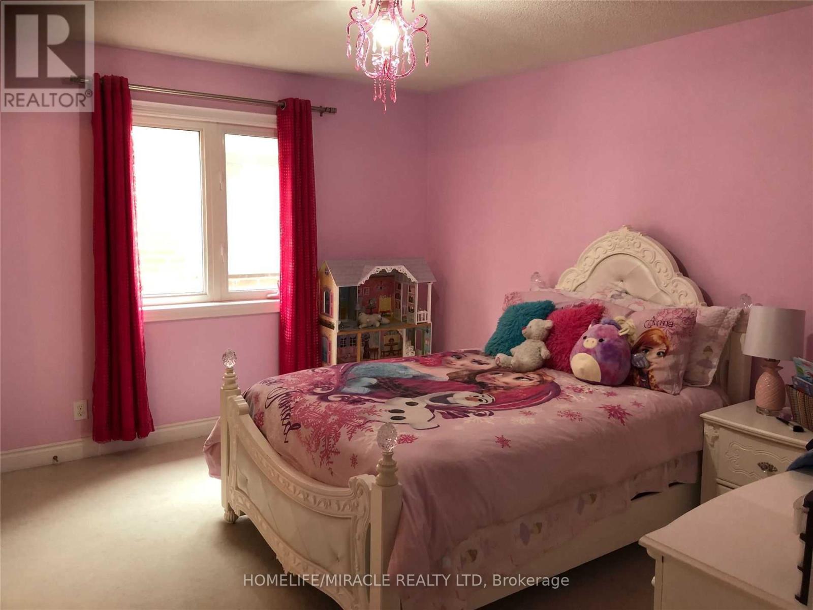 4 Louisburg Crescent, Brampton, Ontario  L6X 3A7 - Photo 5 - W13015668