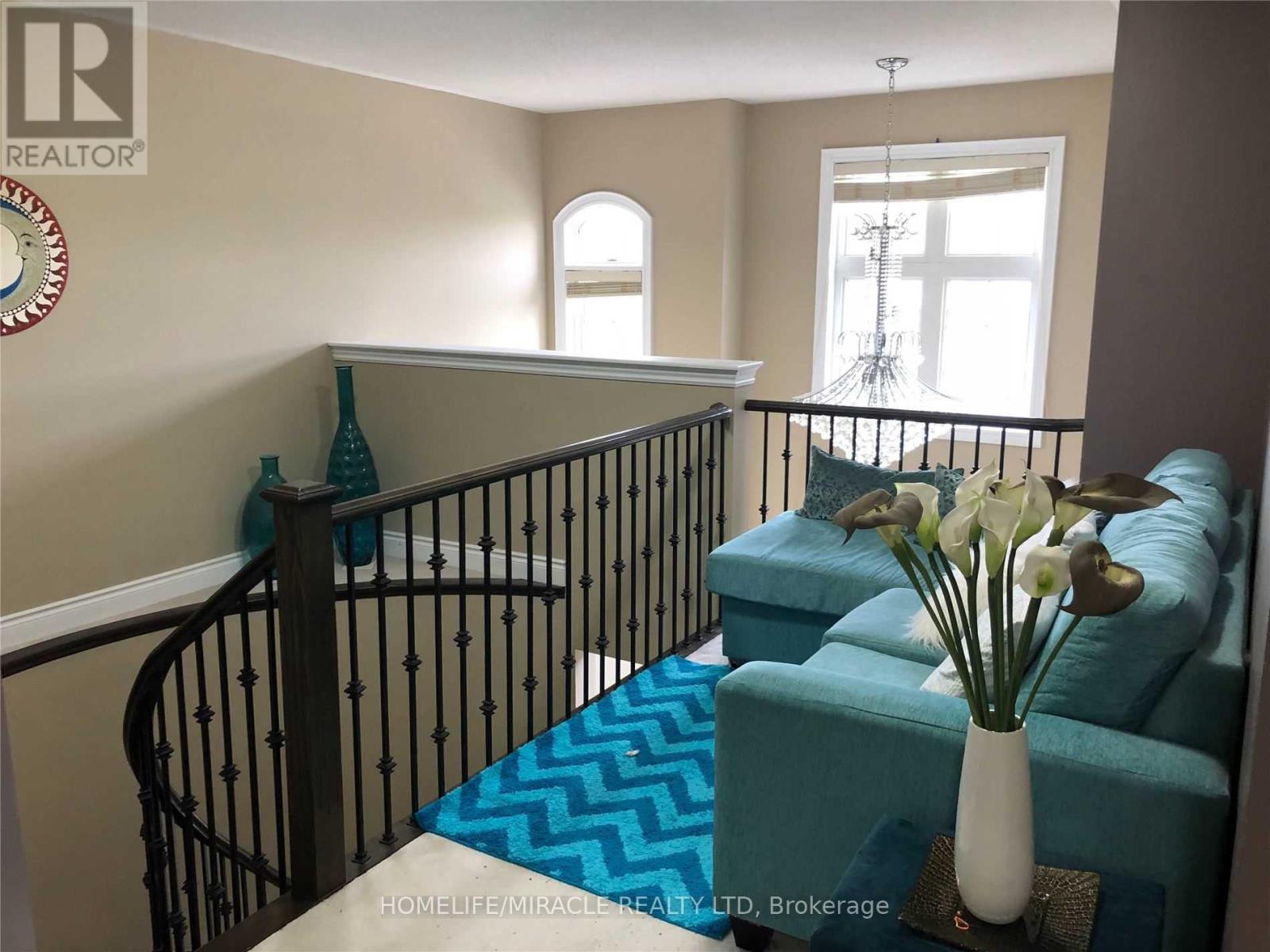 4 Louisburg Crescent, Brampton, Ontario  L6X 3A7 - Photo 8 - W13015668