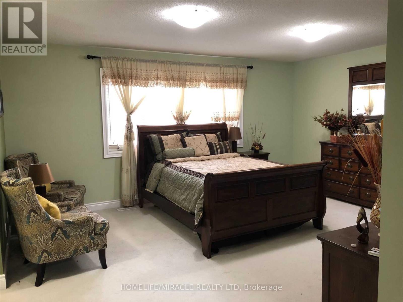 4 Louisburg Crescent, Brampton, Ontario  L6X 3A7 - Photo 9 - W13015668