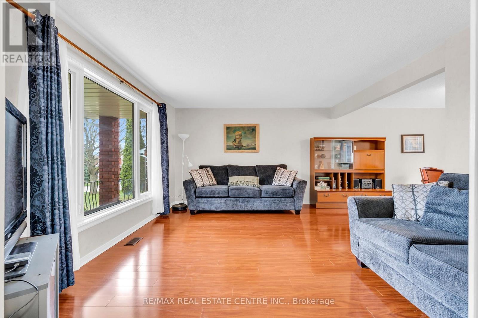 255 Kensington Place, Orangeville, Ontario  L9W 4G8 - Photo 4 - W13015692