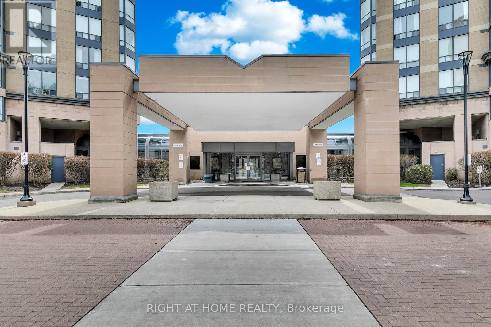 102 - 3 Hickory Tree Road, Toronto, Ontario  M9N 3W5 - Photo 2 - W13015694