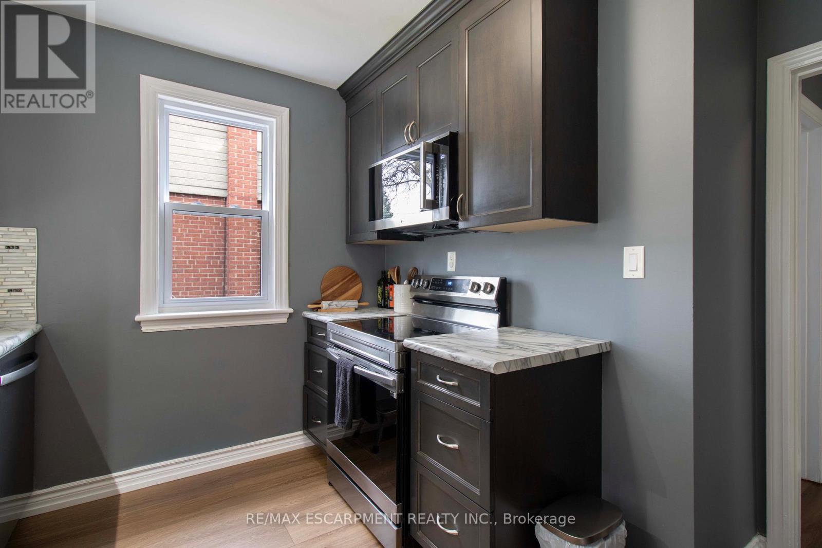 149 East 34th Street, Hamilton, Ontario  L8V 3W7 - Photo 8 - X13015670