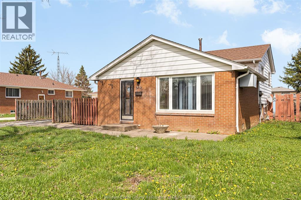 MLS# 26008476: 3112 AUSTEN, Windsor, Canada