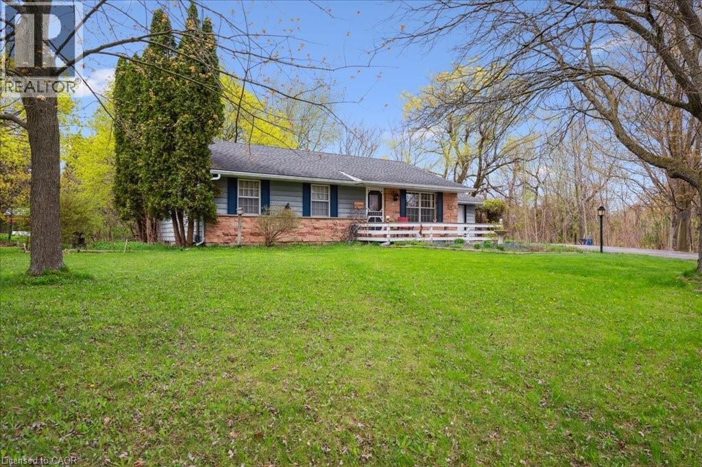 39 Bannockburn Road, Kitchener, Ontario  N2R 1M1 - Photo 3 - 40795363