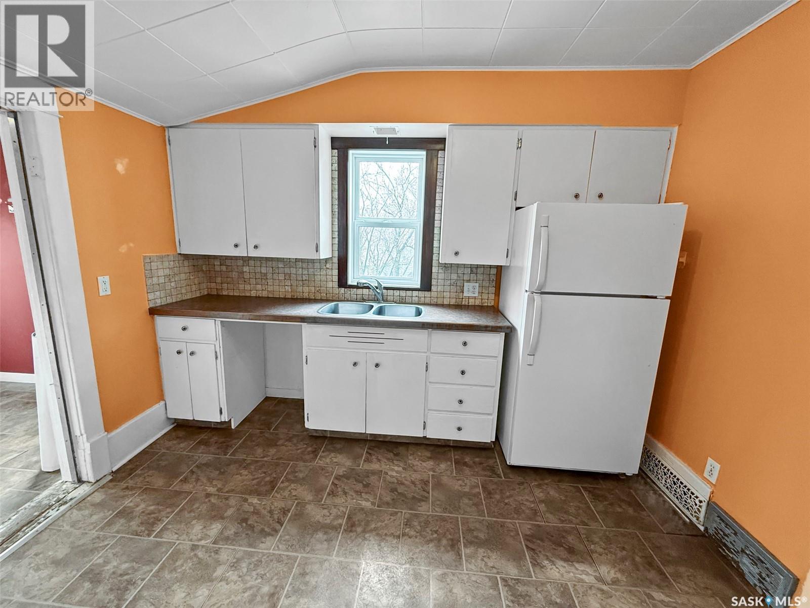 121 6th Avenue Ne, Swift Current, Saskatchewan  S9H 2L9 - Photo 6 - SK033119