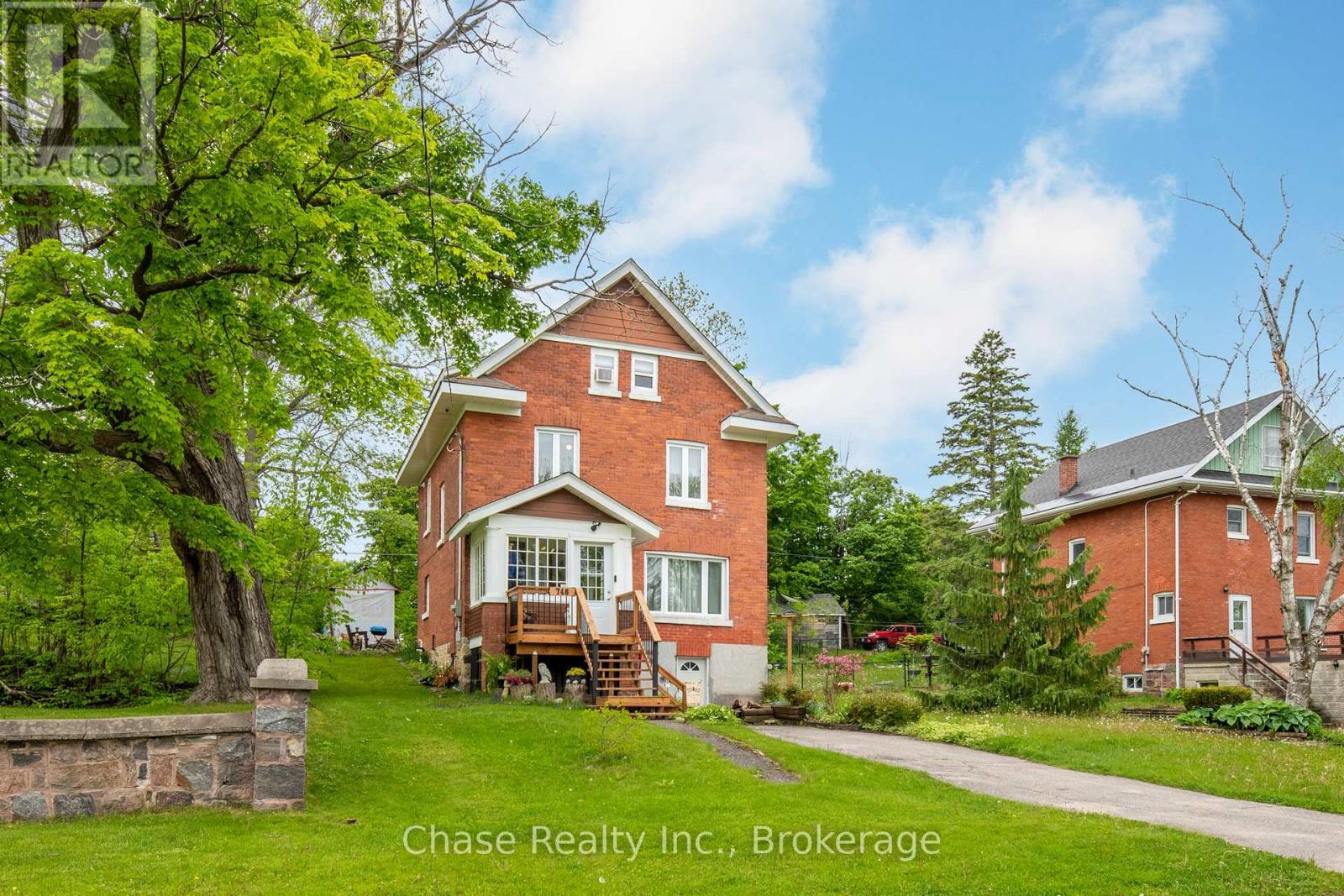 746 Sixth Avenue, Tay, Ontario  L0K 1R0 - Photo 2 - S13015754