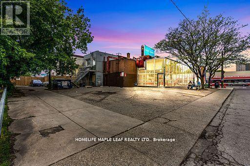 1471 Eglinton Avenue W, Toronto, Ontario  M6E 2G6 - Photo 2 - C13015752