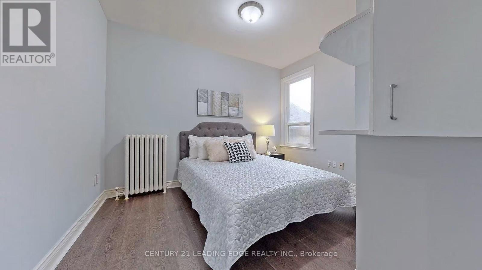 Main Level - 233 Borden Street, Toronto, Ontario  M5S 2N5 - Photo 9 - C13015780