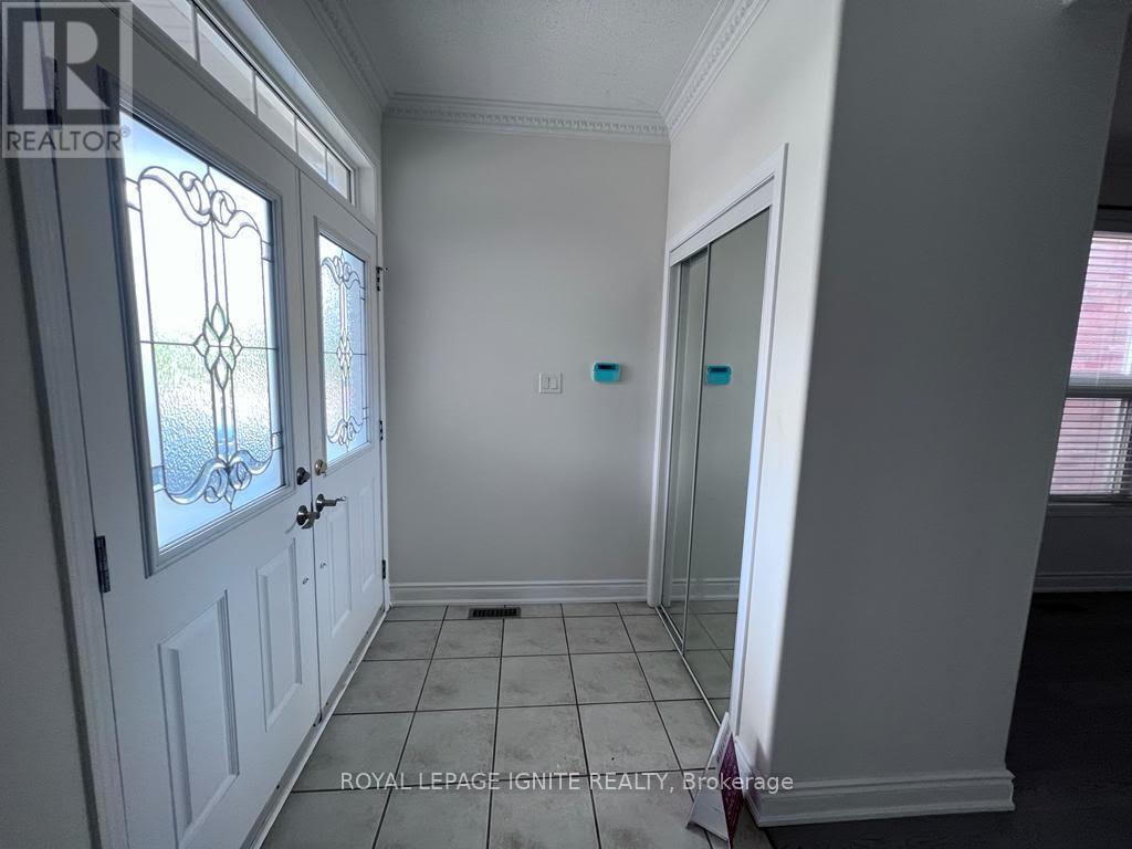 928 Philbrook Drive, Milton, Ontario  L9T 0L3 - Photo 2 - W12985862