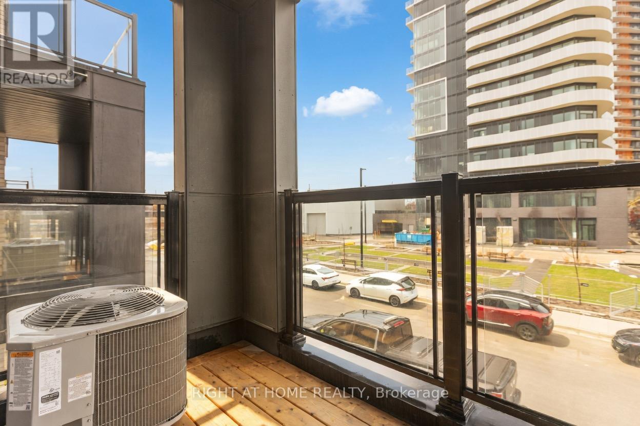 42 Dandara Gate, Vaughan, Ontario  L4L 1V8 - Photo 7 - N13015732