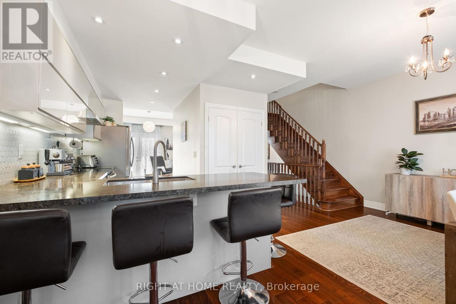 873 New Westminster Drive, Vaughan, Ontario  L4J 0G8 - Photo 16 - N13015772