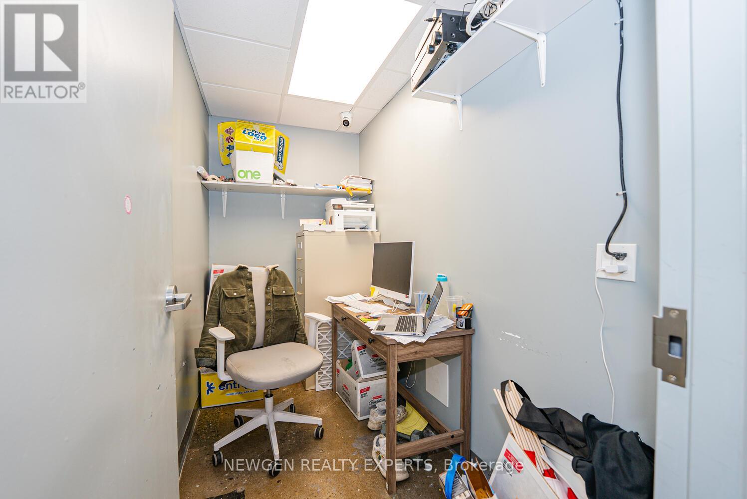 230 Lakeshore Road E, Mississauga, Ontario  L5G 1G7 - Photo 33 - W13015704