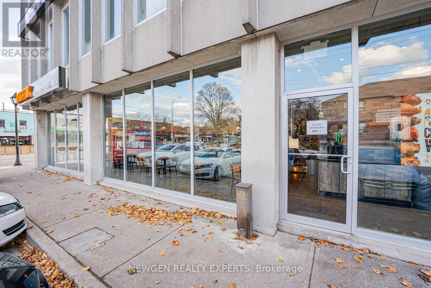 230 Lakeshore Road E, Mississauga, Ontario  L5G 1G7 - Photo 4 - W13015704