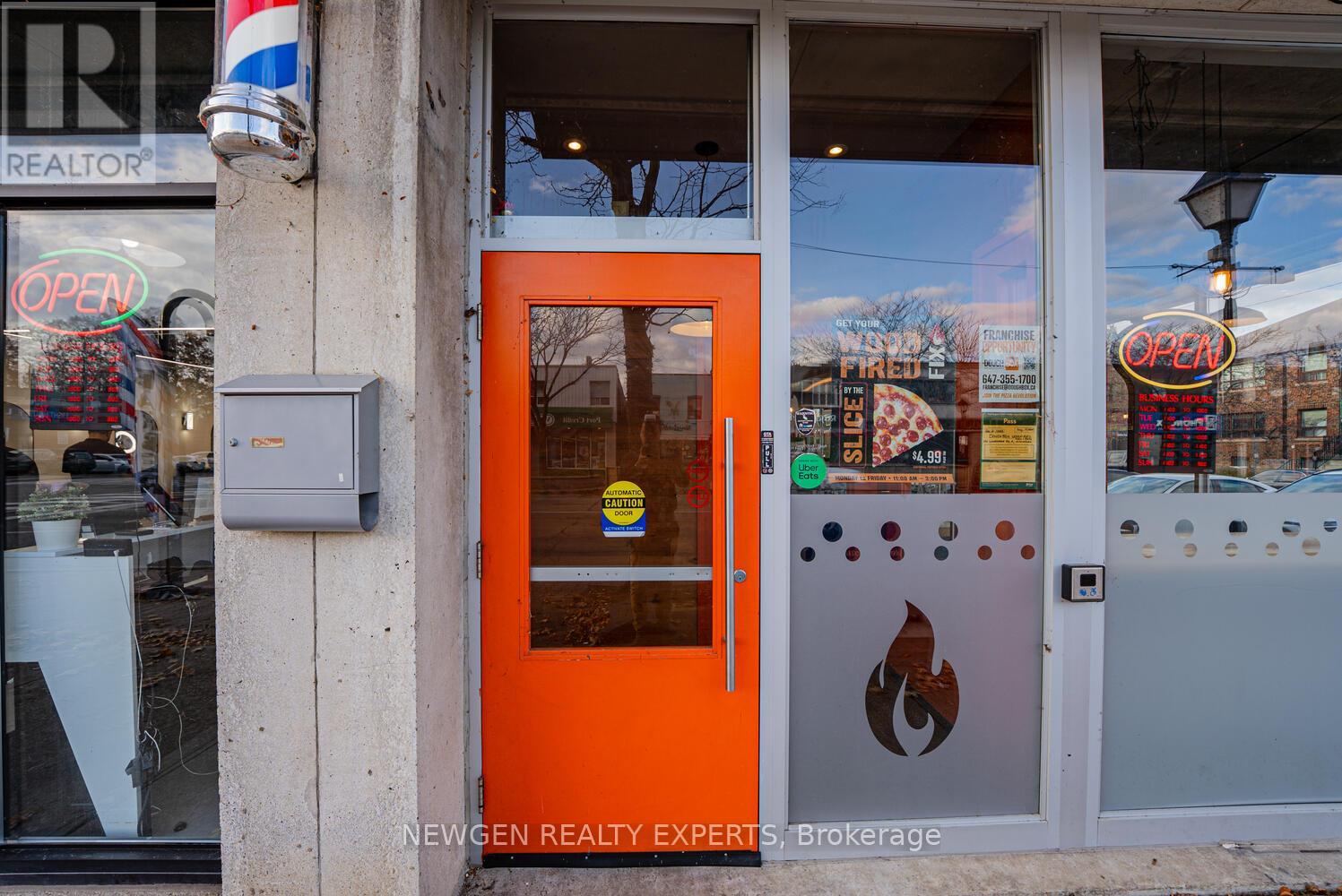 230 Lakeshore Road E, Mississauga, Ontario  L5G 1G7 - Photo 8 - W13015704