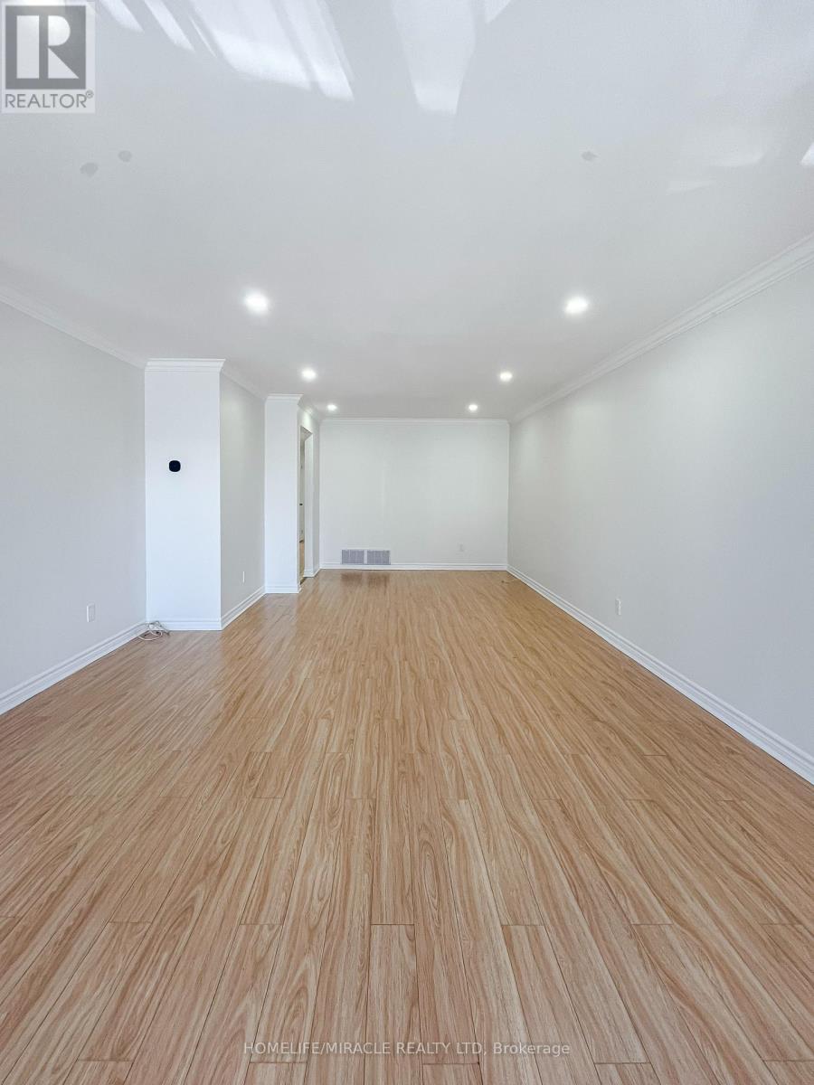 3485 Oakglade Crescent, Mississauga, Ontario  L5C 1X4 - Photo 9 - W13015716