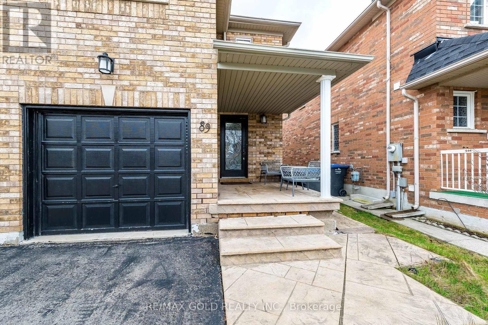 89 Cadillac Crescent, Brampton, Ontario  L7A 3B4 - Photo 2 - W13015738