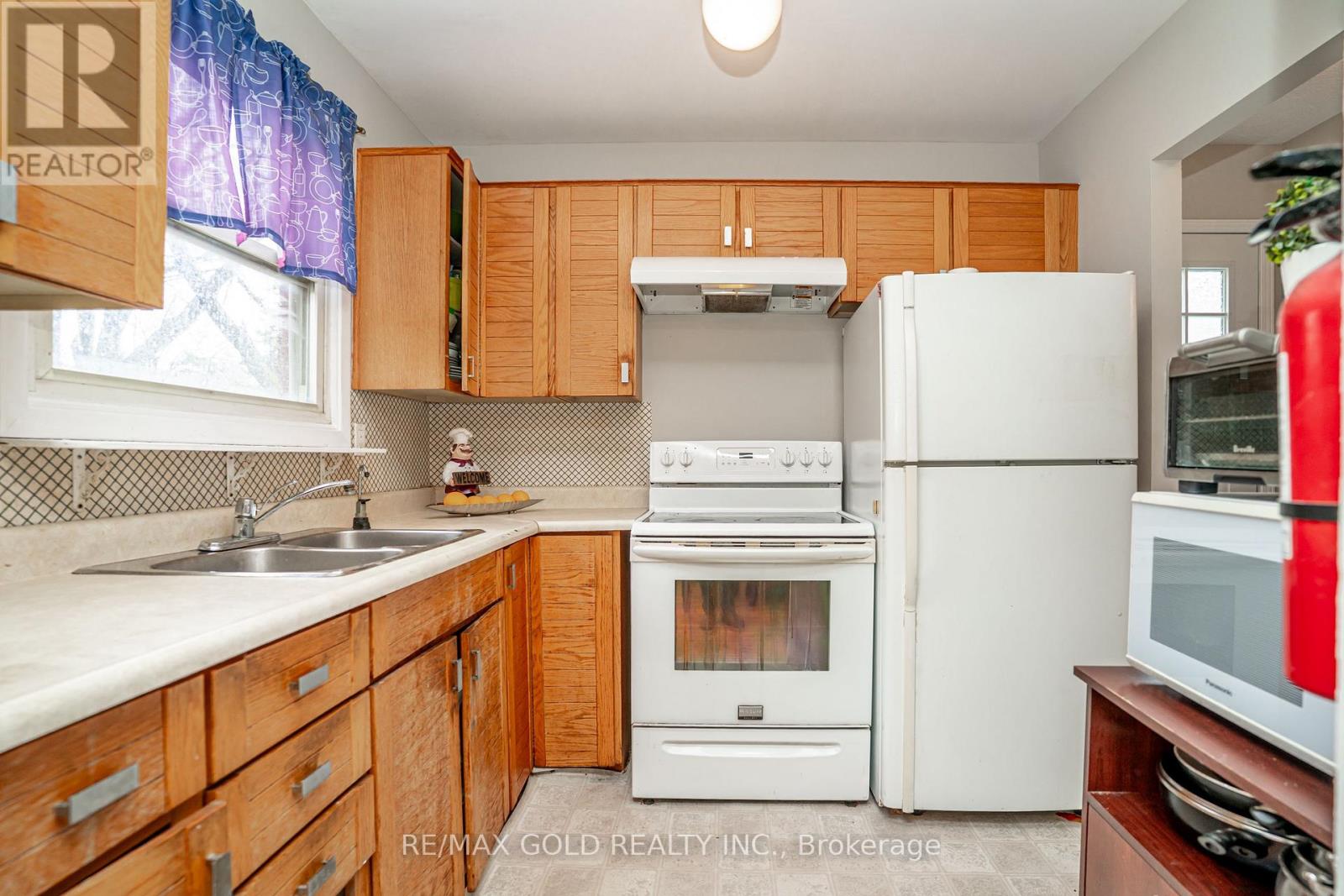 9 Mordon Court, Brampton, Ontario  L6V 2B5 - Photo 10 - W13015740