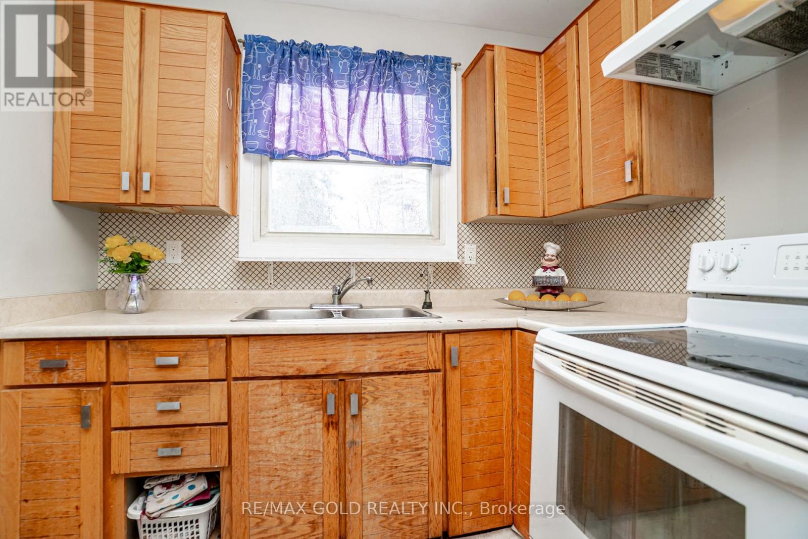 9 Mordon Court, Brampton, Ontario  L6V 2B5 - Photo 12 - W13015740