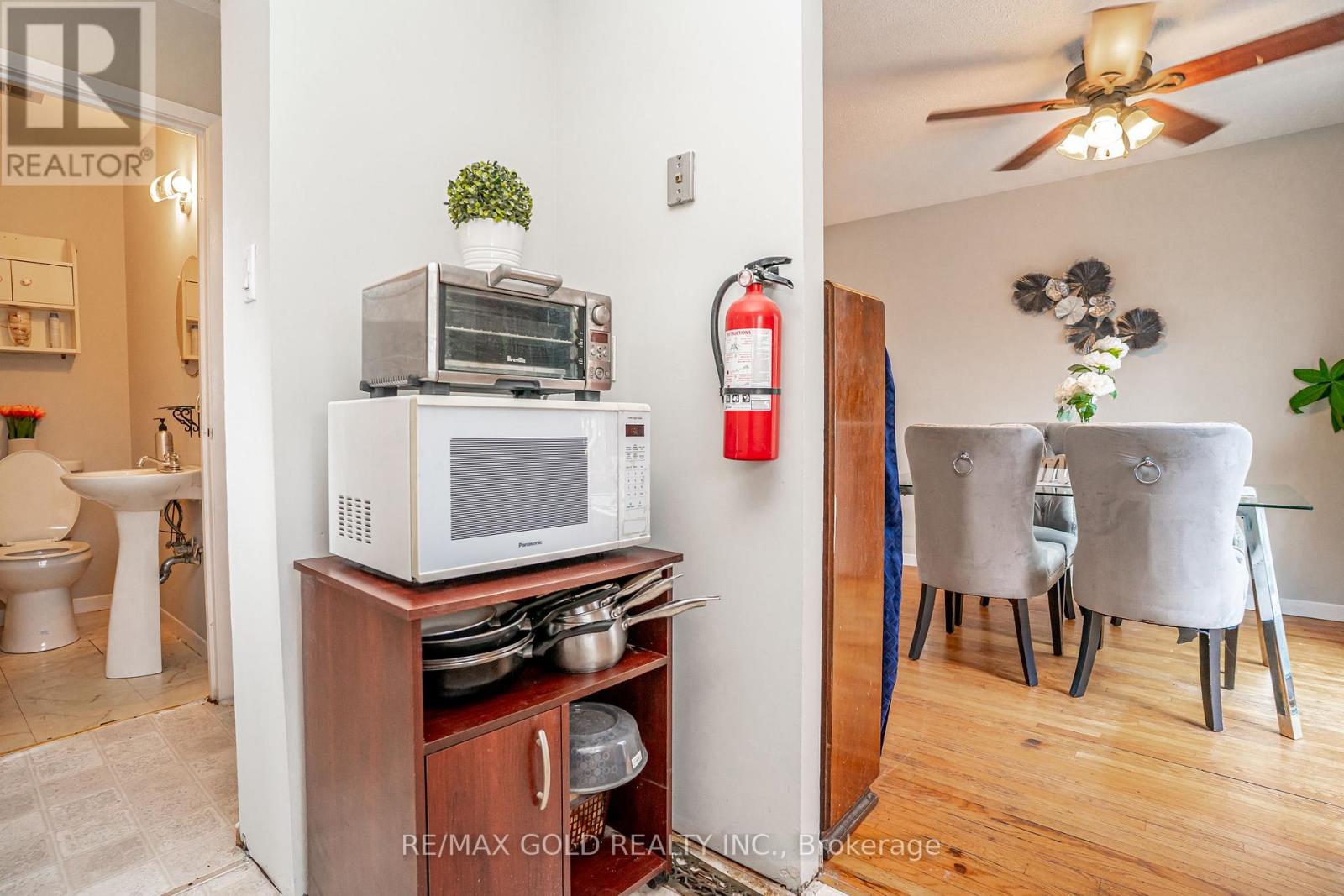 9 Mordon Court, Brampton, Ontario  L6V 2B5 - Photo 13 - W13015740