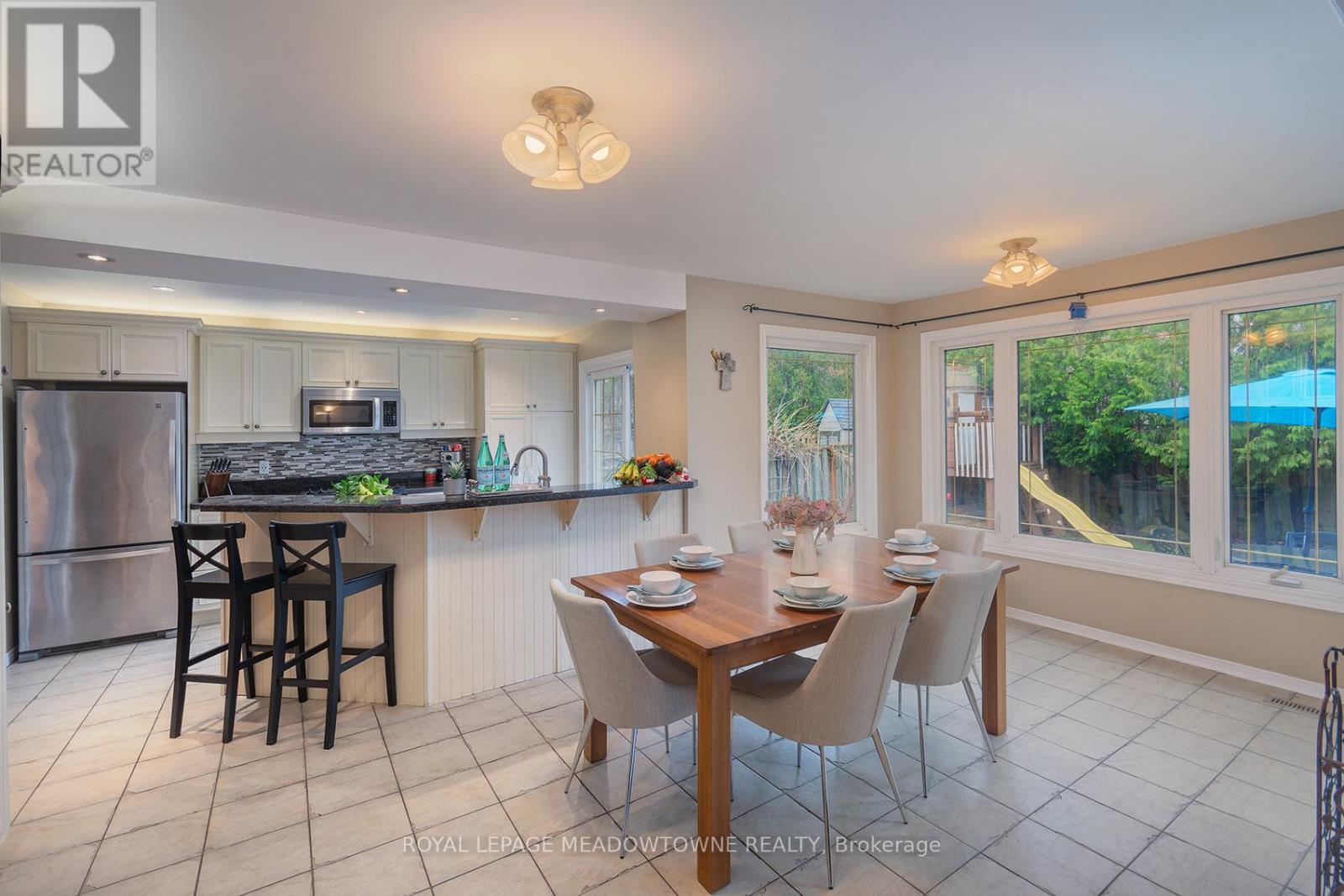 2542 Valencia Road, Mississauga, Ontario  L5N 4L6 - Photo 11 - W13015746