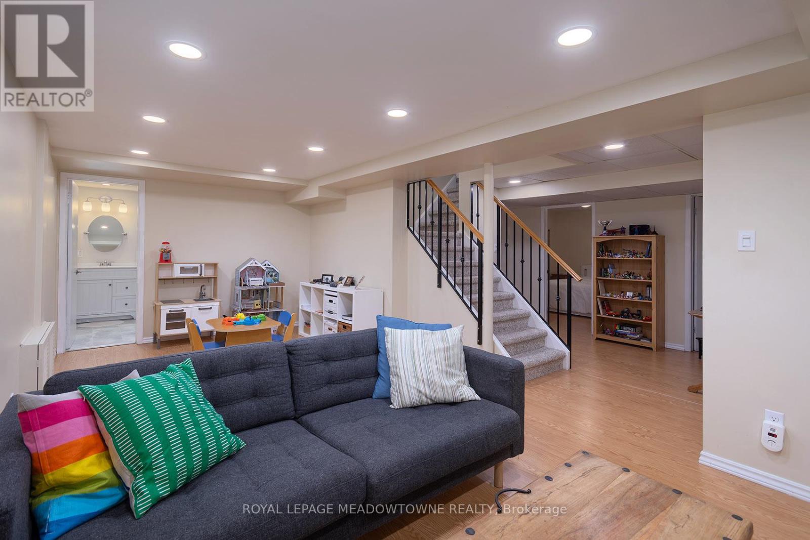 2542 Valencia Road, Mississauga, Ontario  L5N 4L6 - Photo 31 - W13015746