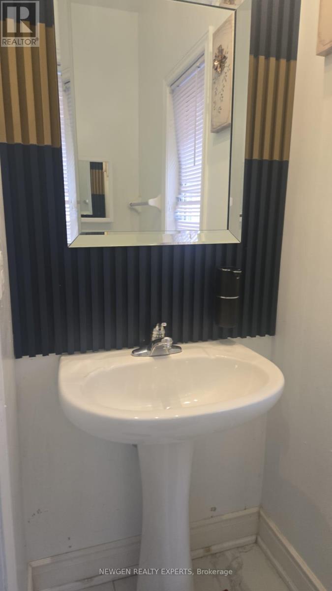 22 Frenchpark Circle, Brampton, Ontario  L6X 0Y5 - Photo 18 - W13012940