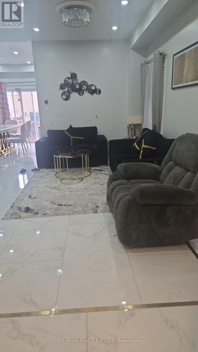 22 Frenchpark Circle, Brampton, Ontario  L6X 0Y5 - Photo 8 - W13012940