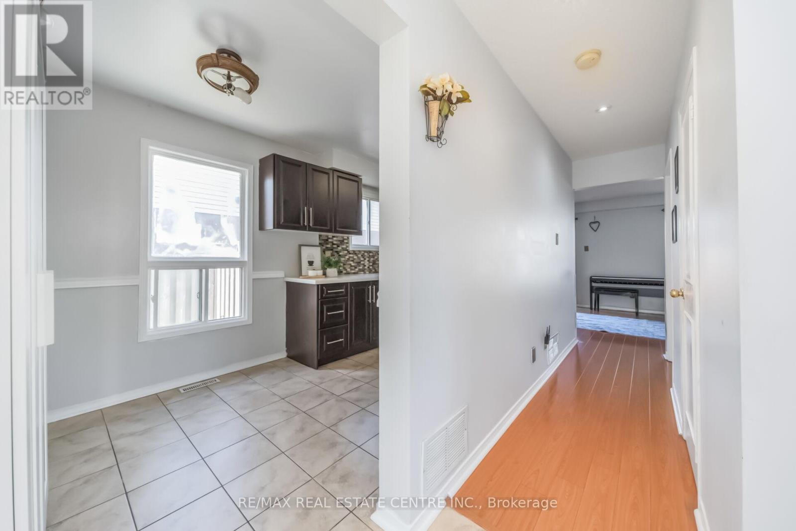 87 Timberlane Drive E, Brampton, Ontario  L6Y 4V7 - Photo 10 - W13015660