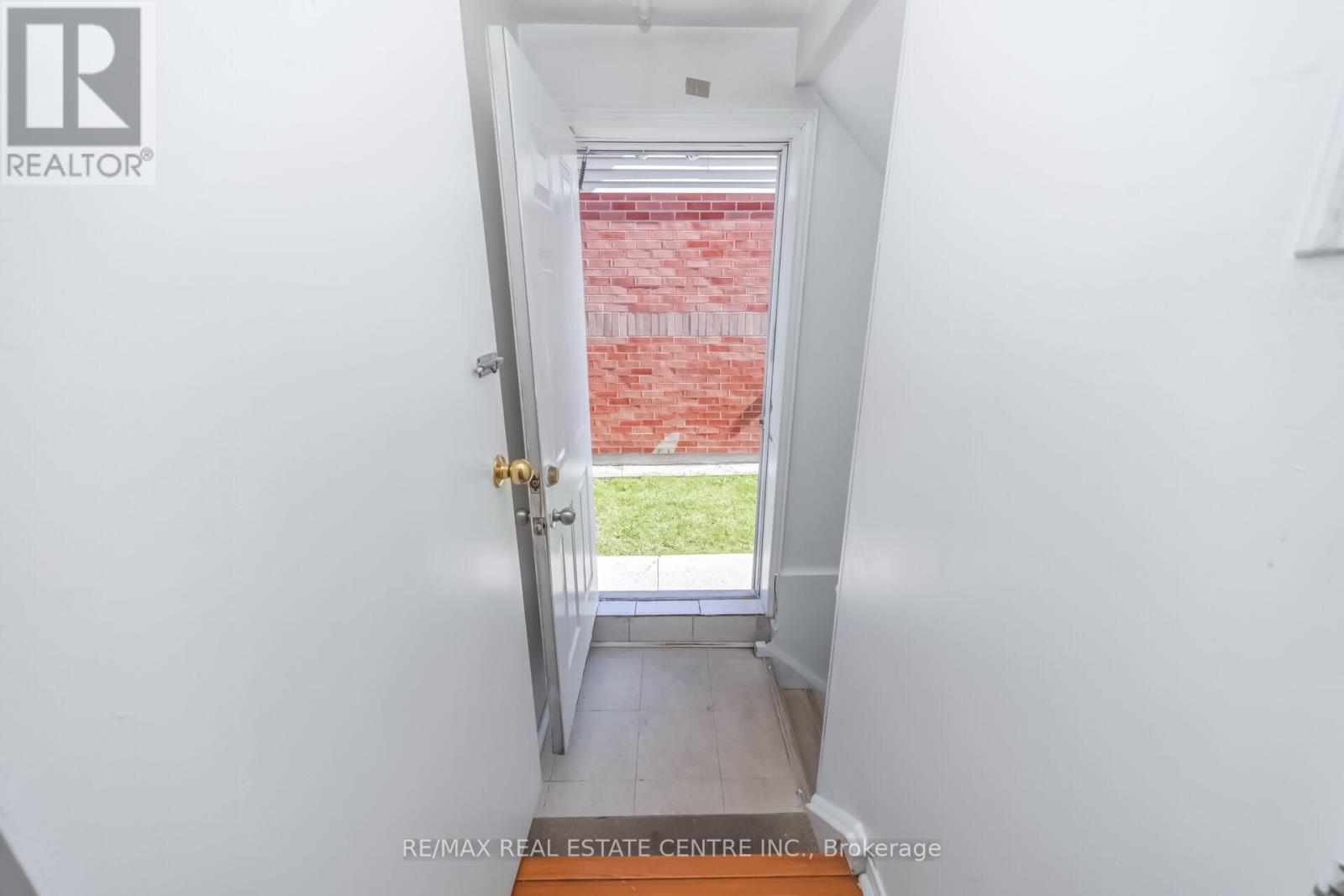 87 Timberlane Drive E, Brampton, Ontario  L6Y 4V7 - Photo 37 - W13015660