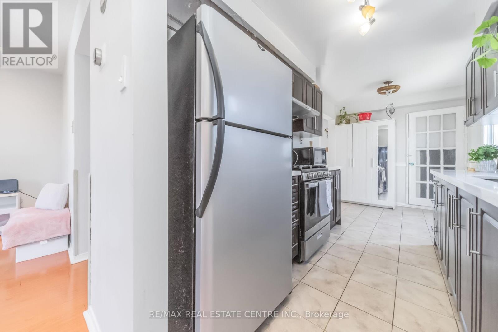 87 Timberlane Drive E, Brampton, Ontario  L6Y 4V7 - Photo 18 - W13015660