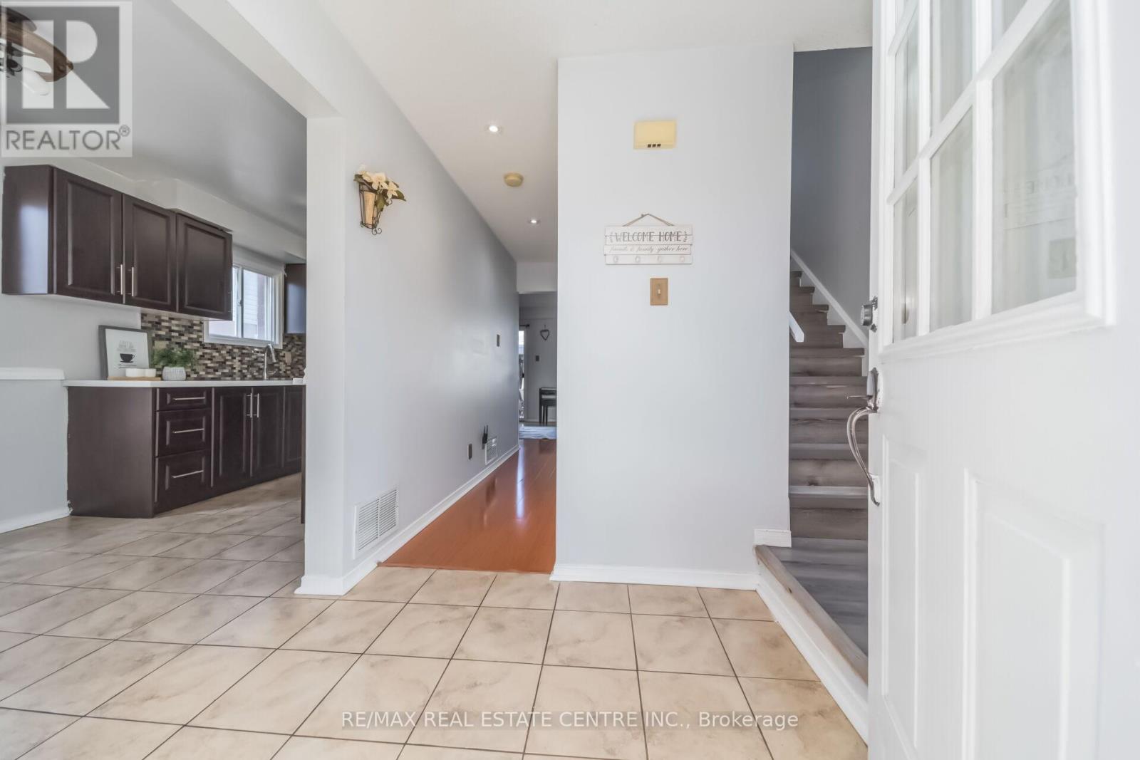 87 Timberlane Drive E, Brampton, Ontario  L6Y 4V7 - Photo 8 - W13015660