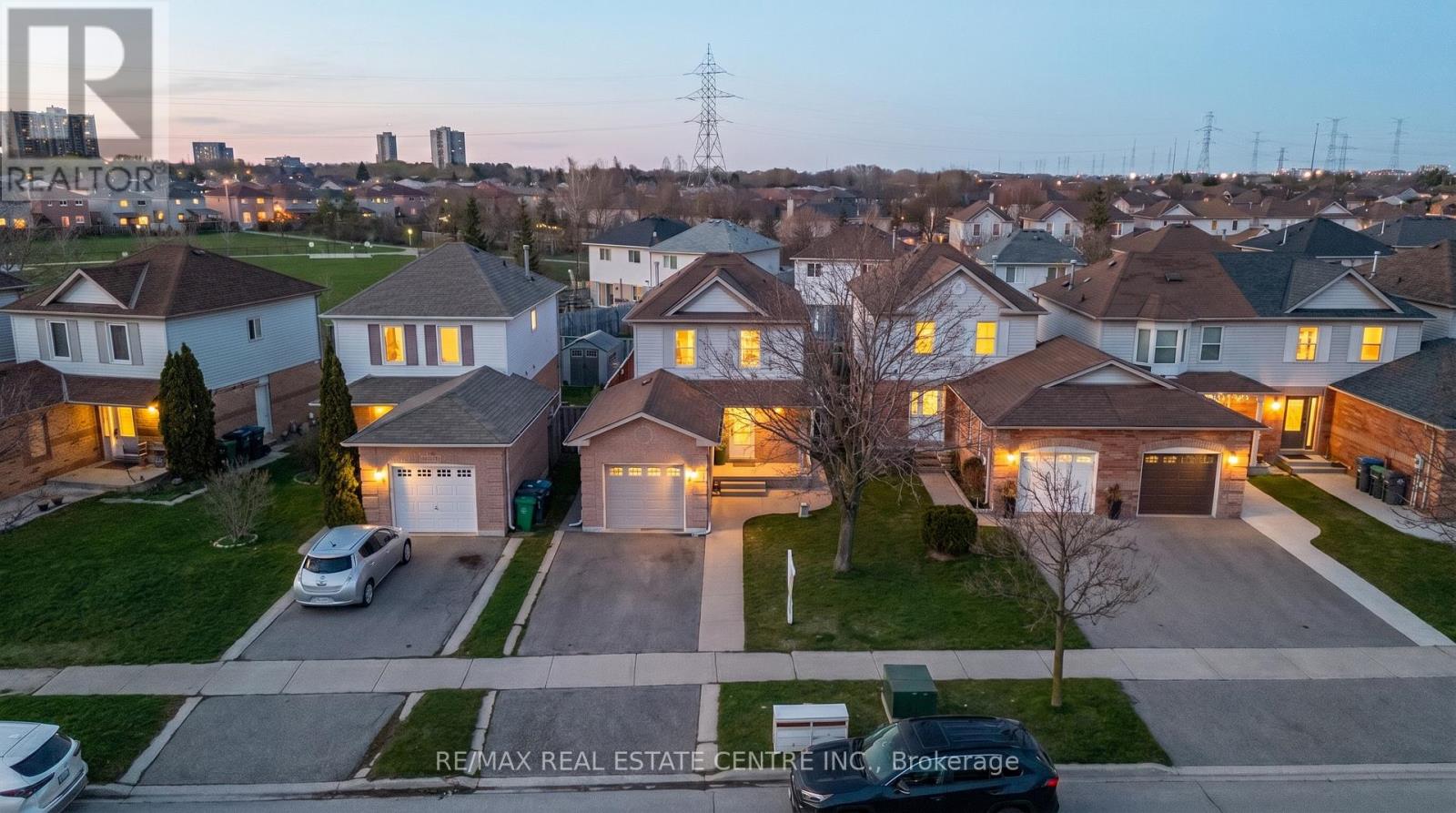 87 Timberlane Drive E, Brampton, Ontario  L6Y 4V7 - Photo 2 - W13015660