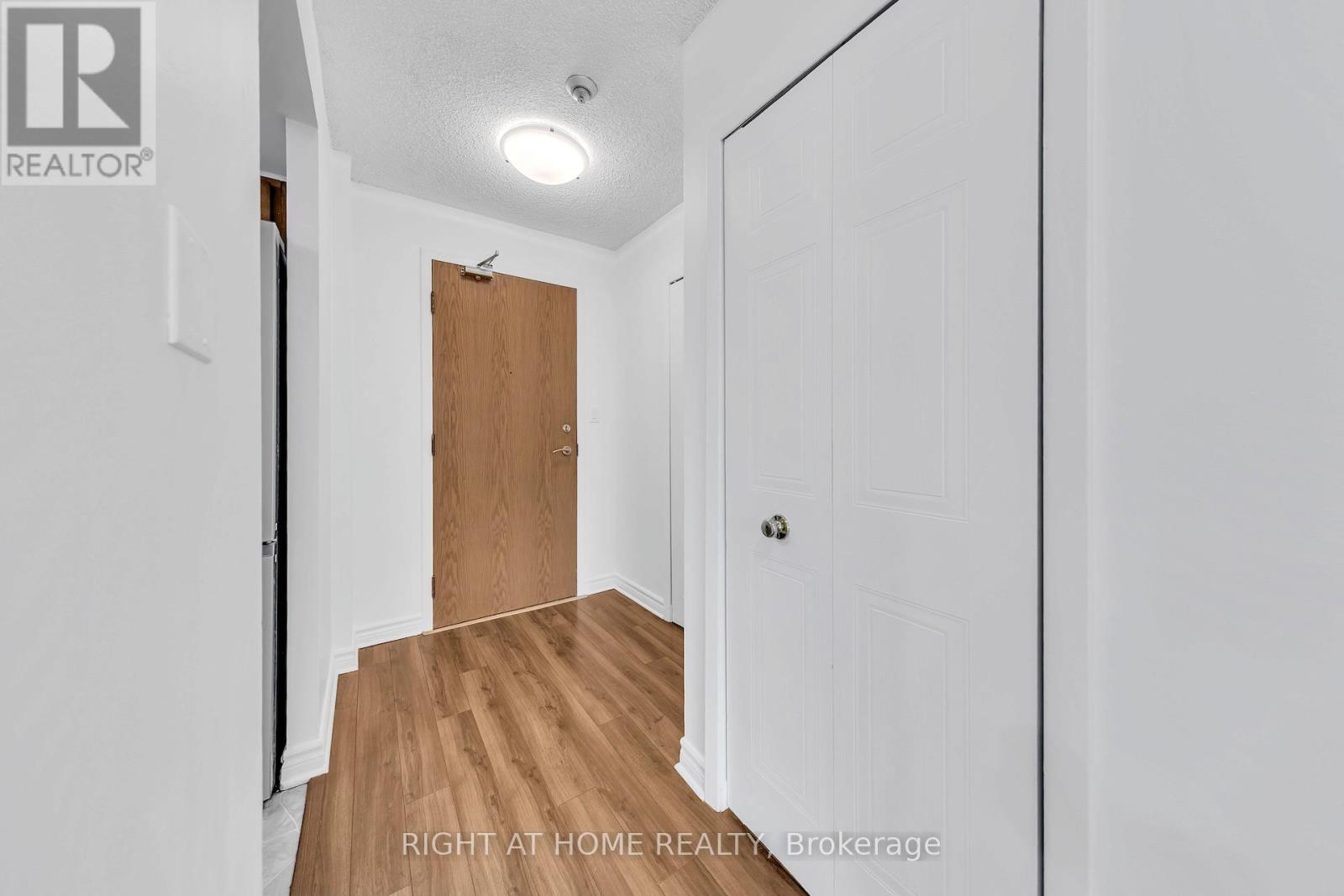 102 - 3 Hickory Tree Road, Toronto, Ontario  M9N 3W5 - Photo 5 - W13015694