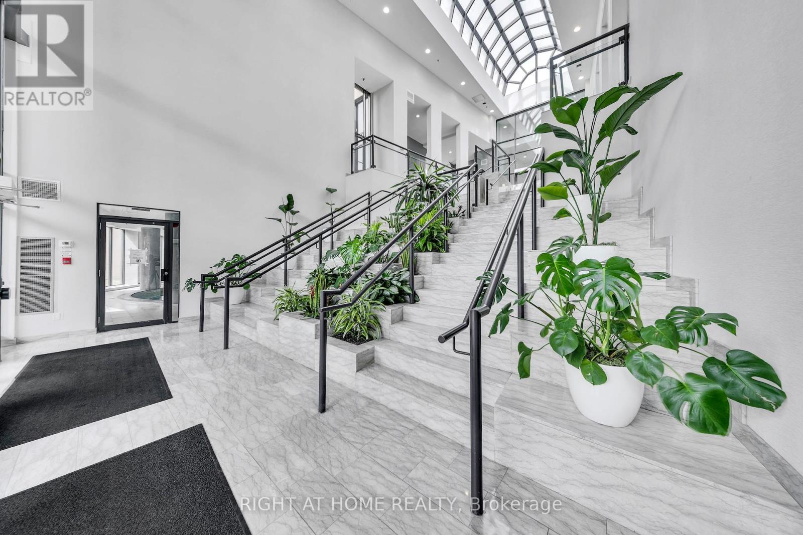 102 - 3 Hickory Tree Road, Toronto, Ontario  M9N 3W5 - Photo 28 - W13015694