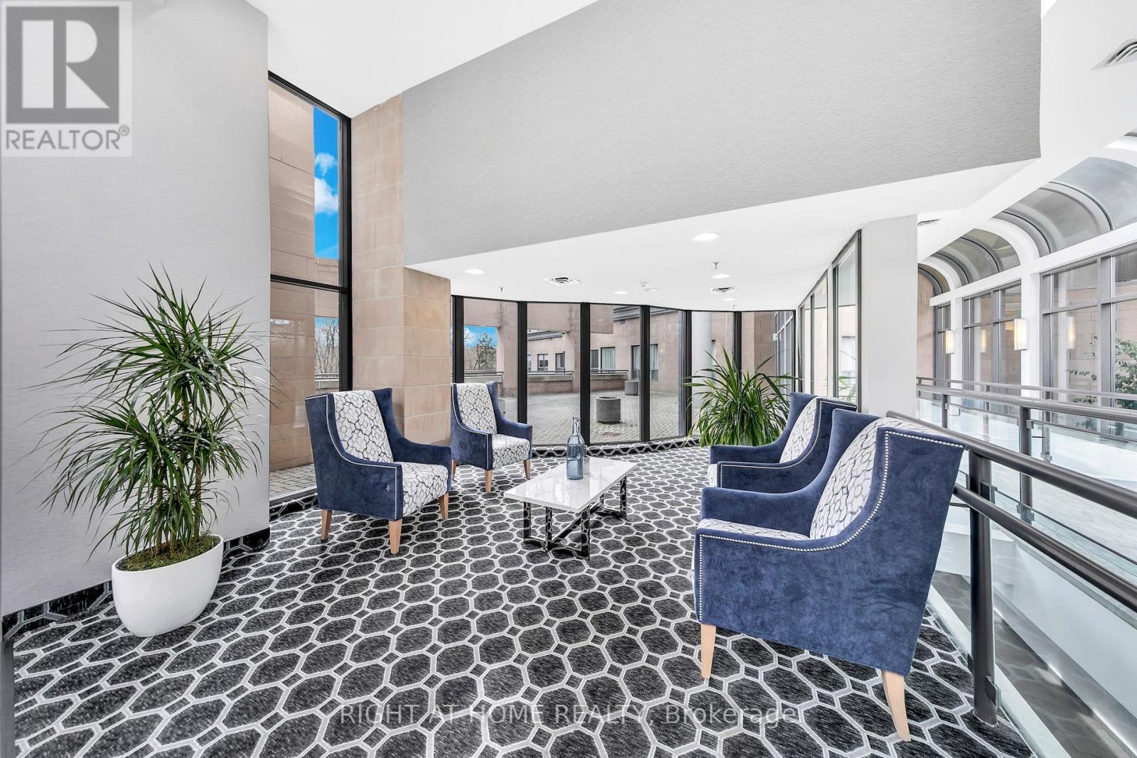 102 - 3 Hickory Tree Road, Toronto, Ontario  M9N 3W5 - Photo 3 - W13015694