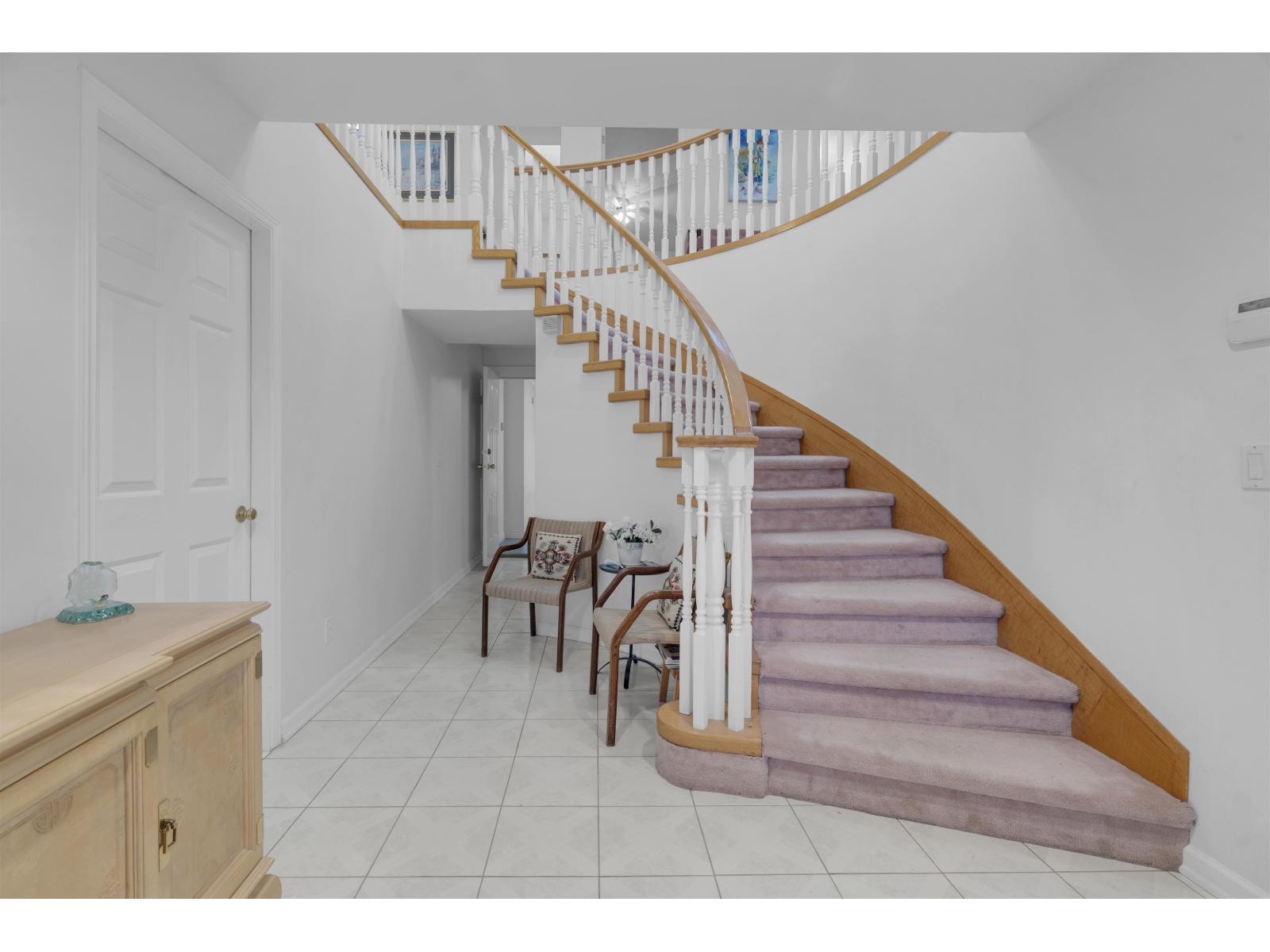 14296 90a Avenue, Surrey, British Columbia  V3V 7X9 - Photo 4 - R3111947